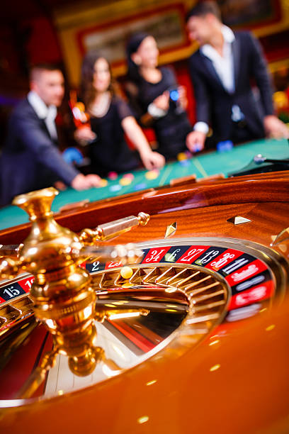 kel hk mobile app interface showing sportsbook and live-dealer options